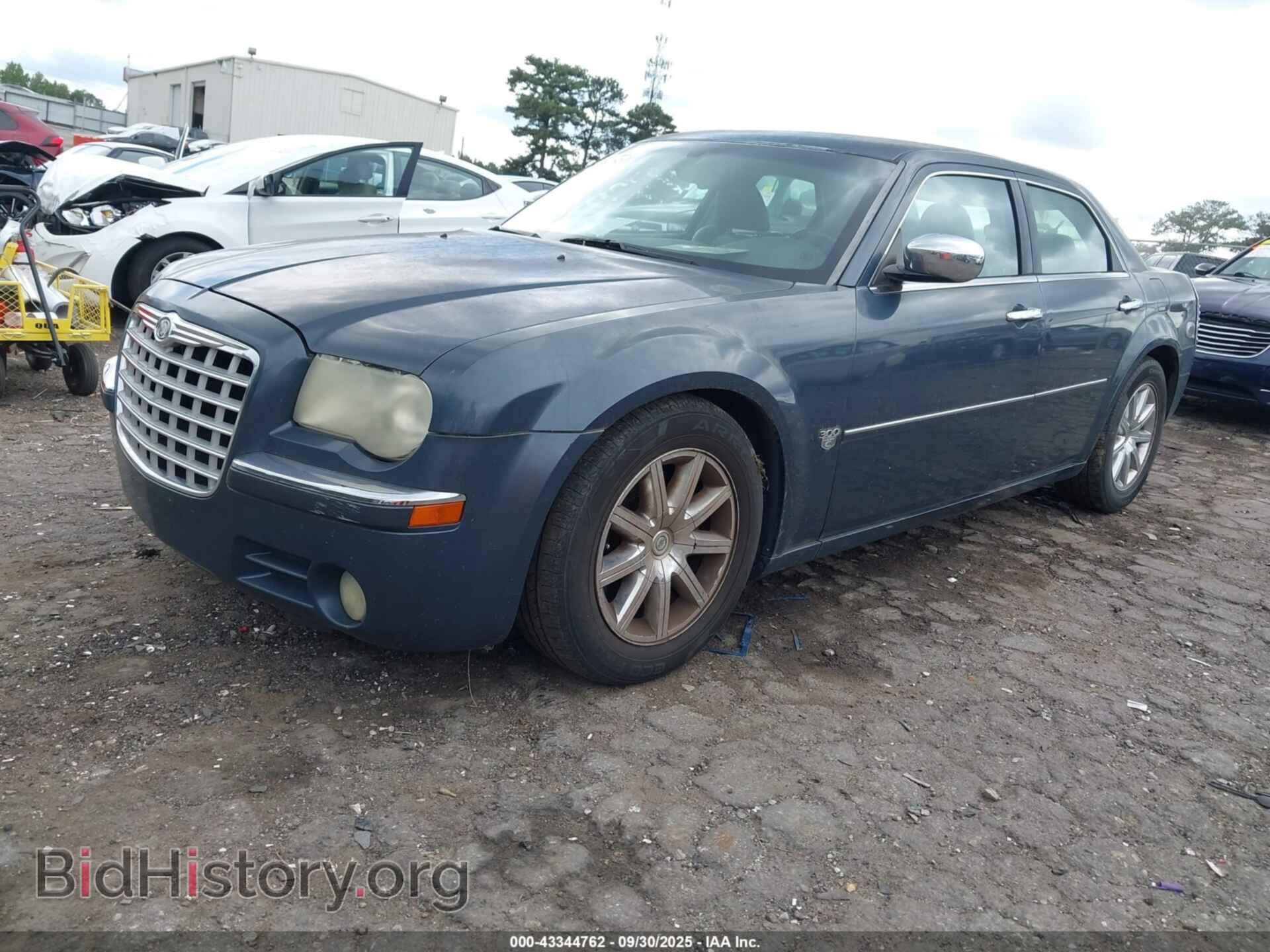 2007 CHRYSLER 300C - VIN: 2C3KA63H77H828745 - Фото 2
