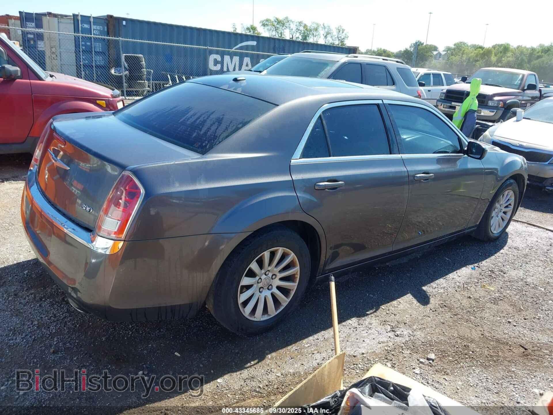 2013 CHRYSLER 300 - VIN: 2C3CCAAG5DH743300 - Фото 4
