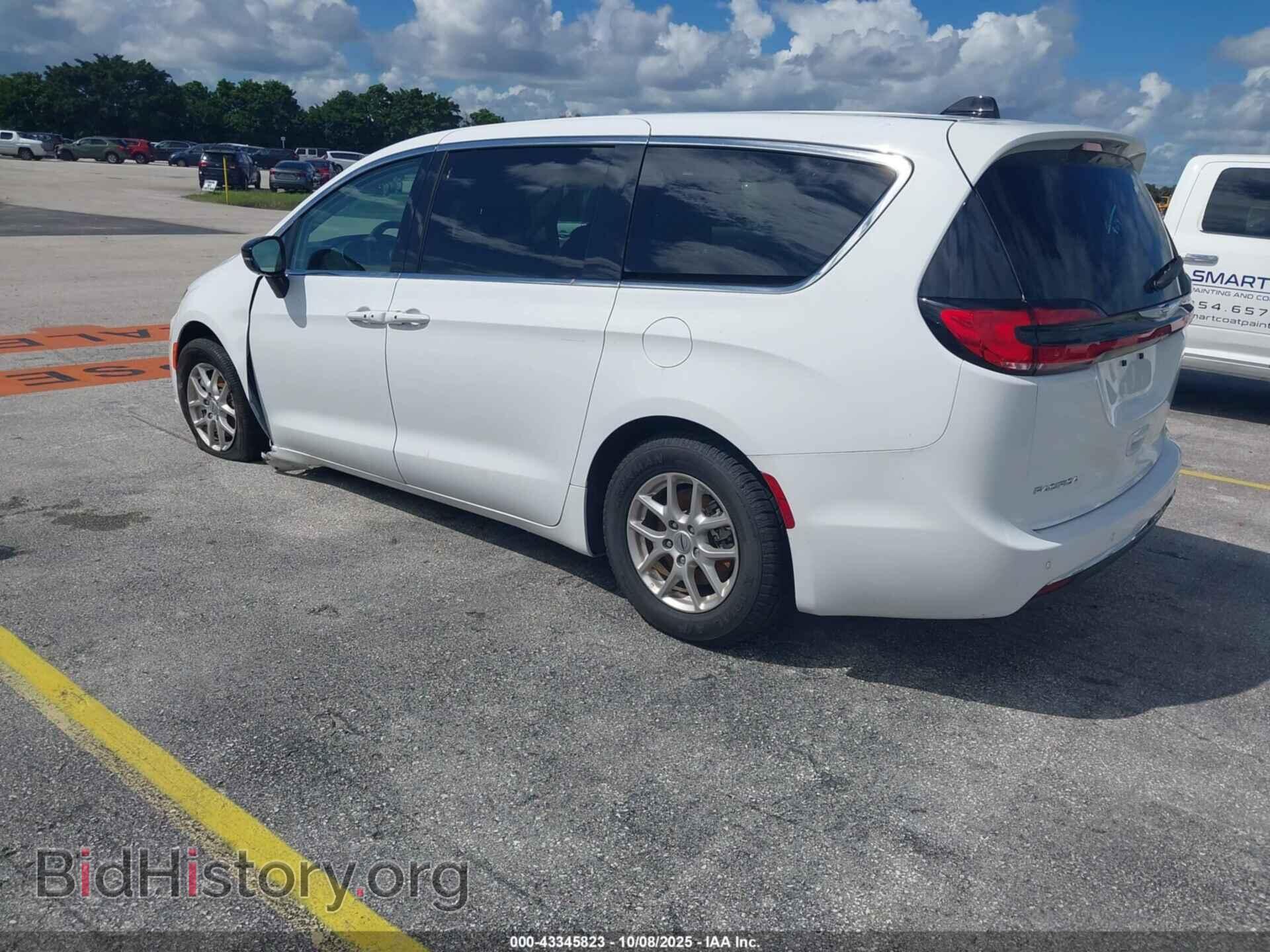 2024 CHRYSLER PACIFICA - VIN: 2C4RC1BG2RR129732 - Фото 3