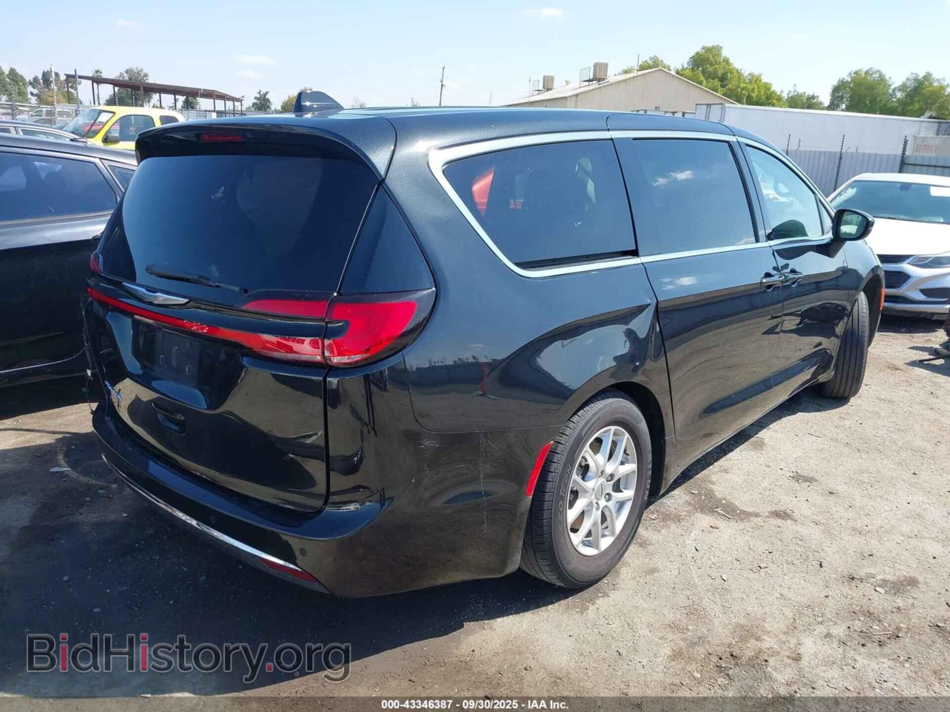 2023 CHRYSLER PACIFICA - VIN: 2C4RC1BG1PR587288 - Фото 4