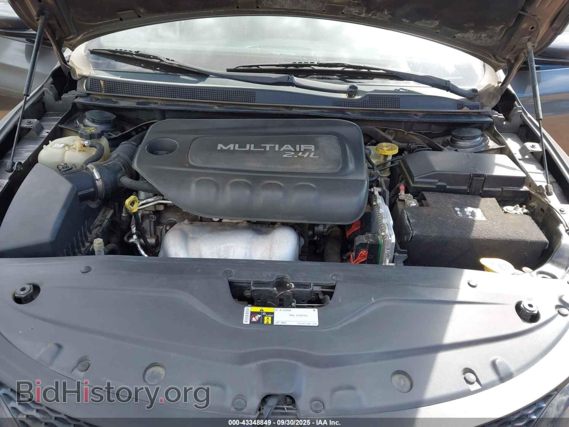 2015 CHRYSLER 200 - VIN: 1C3CCCBB7FN725860 - Фото 10