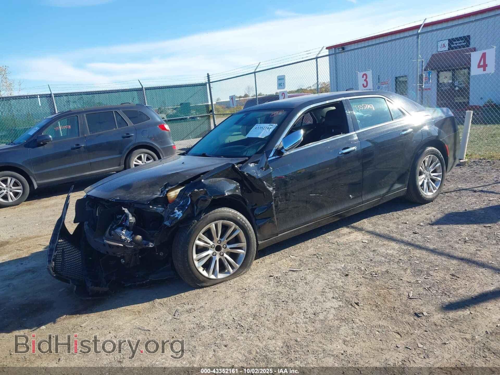 2017 CHRYSLER 300C - VIN: 2C3CCAEG5HH663026 - Фото 2