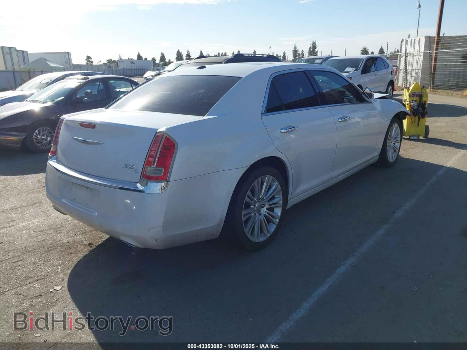 2014 CHRYSLER 300C - VIN: 2C3CCAET4EH382859 - Фото 4