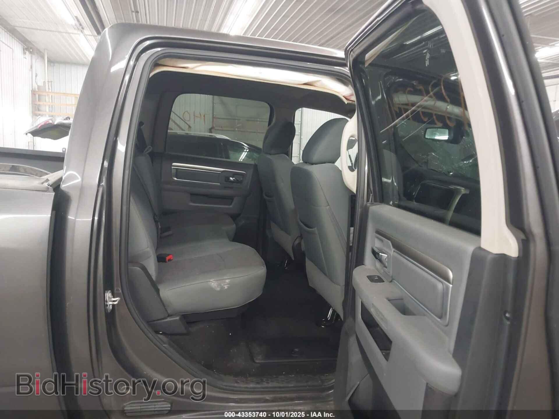 2017 RAM 1500 - VIN: 3C6RR7LT0HG640932 - Фото 8