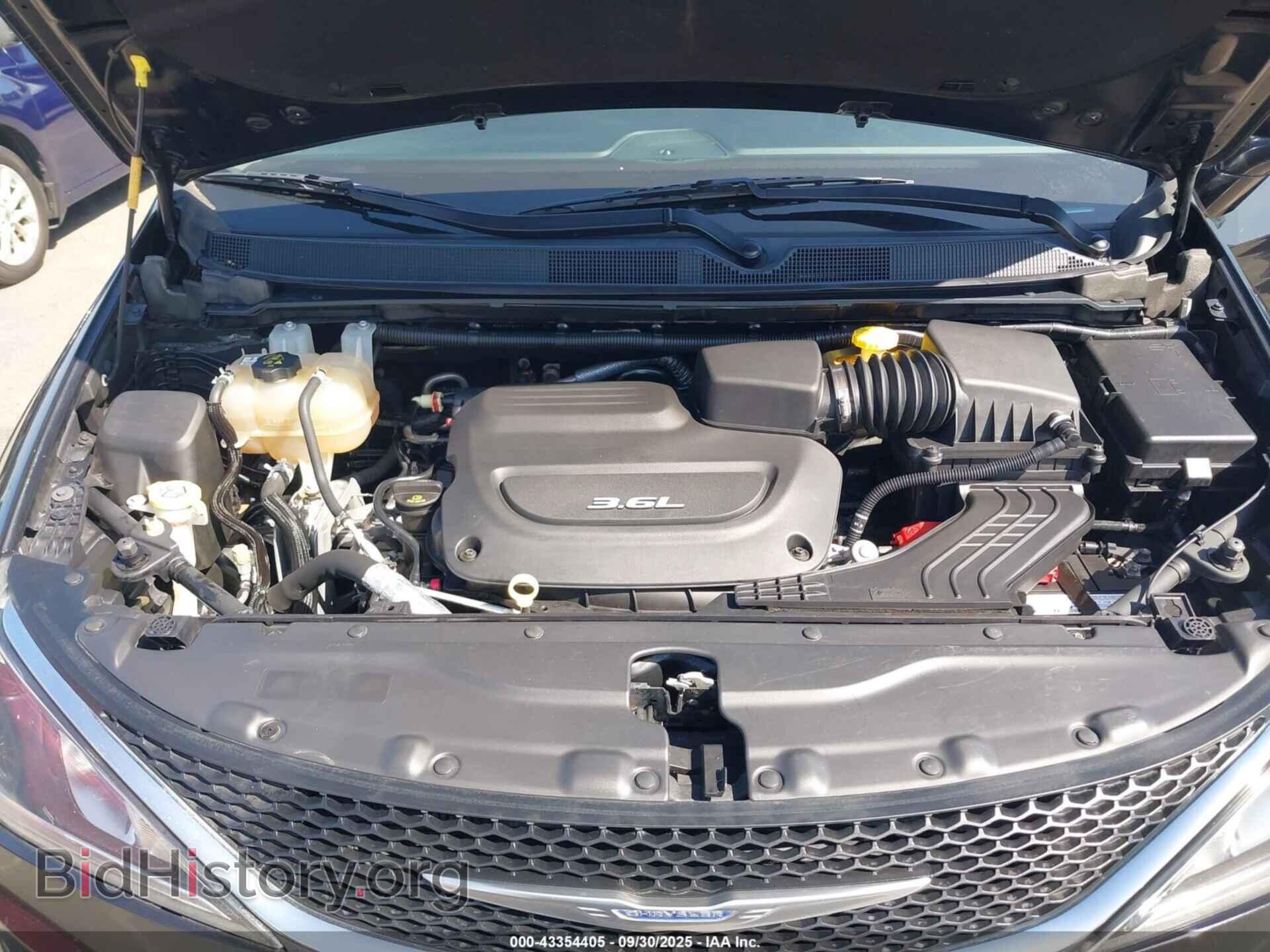 2017 CHRYSLER PACIFICA - VIN: 2C4RC1BG2HR505800 - Фото 10