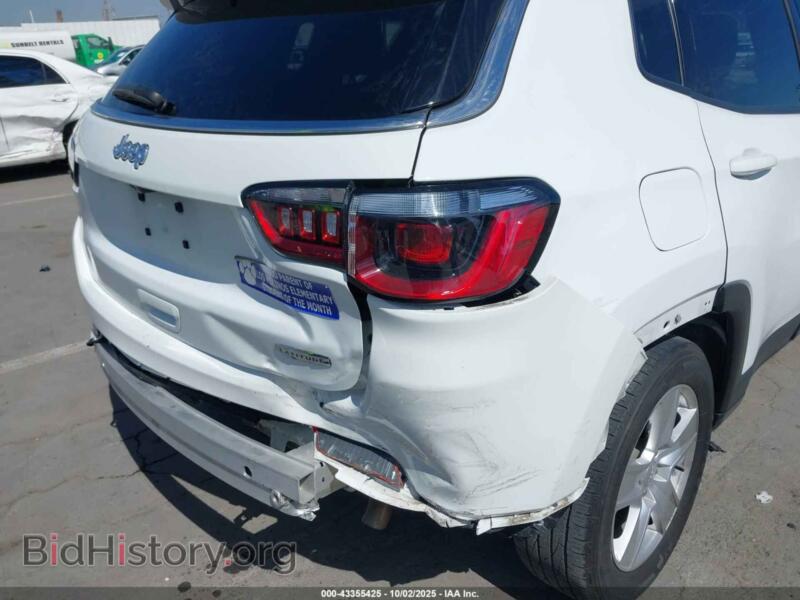 2022 Jeep COMPASS (VIN 3C4NJCBB3NT156076) — фото 6 из 17