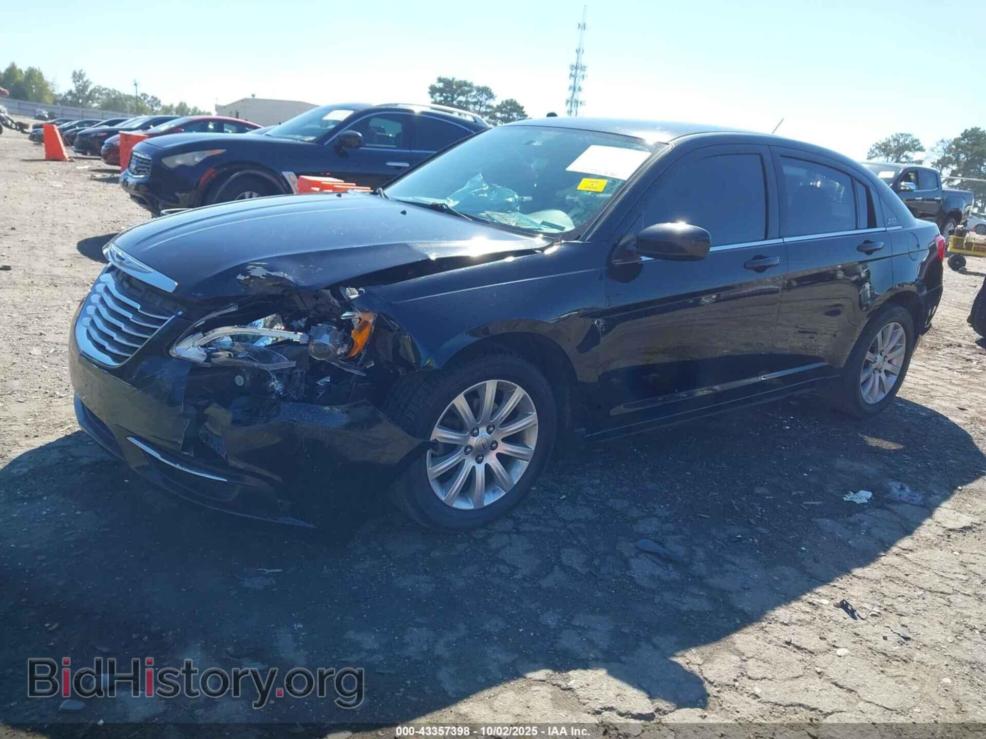 2013 CHRYSLER 200 - VIN: 1C3CCBBB7DN578785 - Фото 2