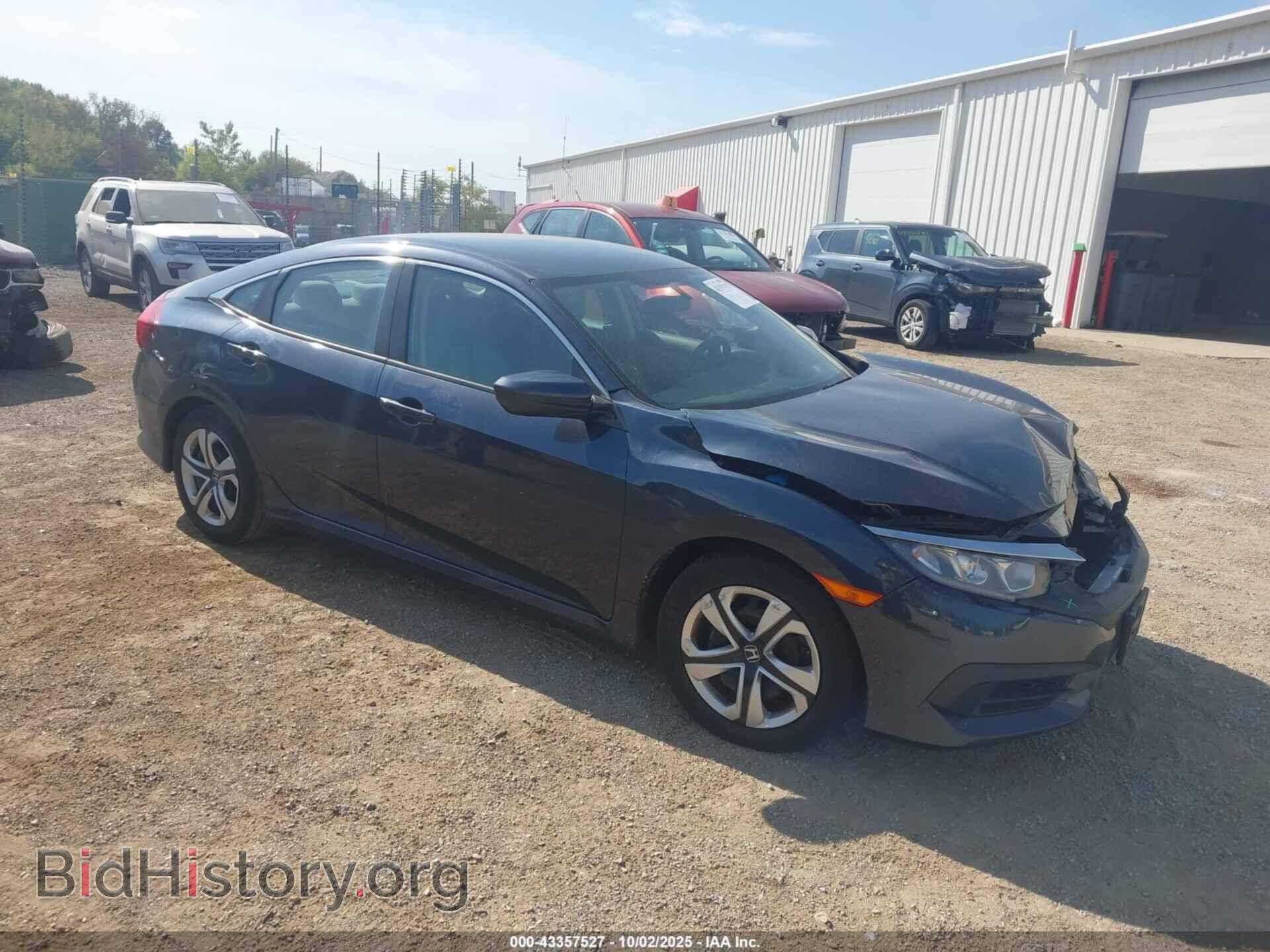 Photo 19XFC2F56JE037658 - HONDA CIVIC 2018