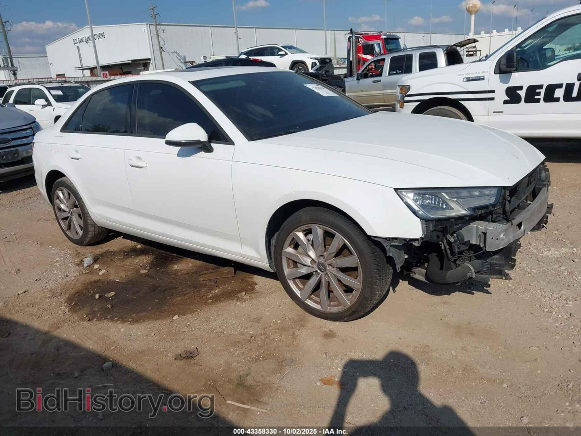 Photo WAUGNAF48HN012053 - AUDI A4 2017