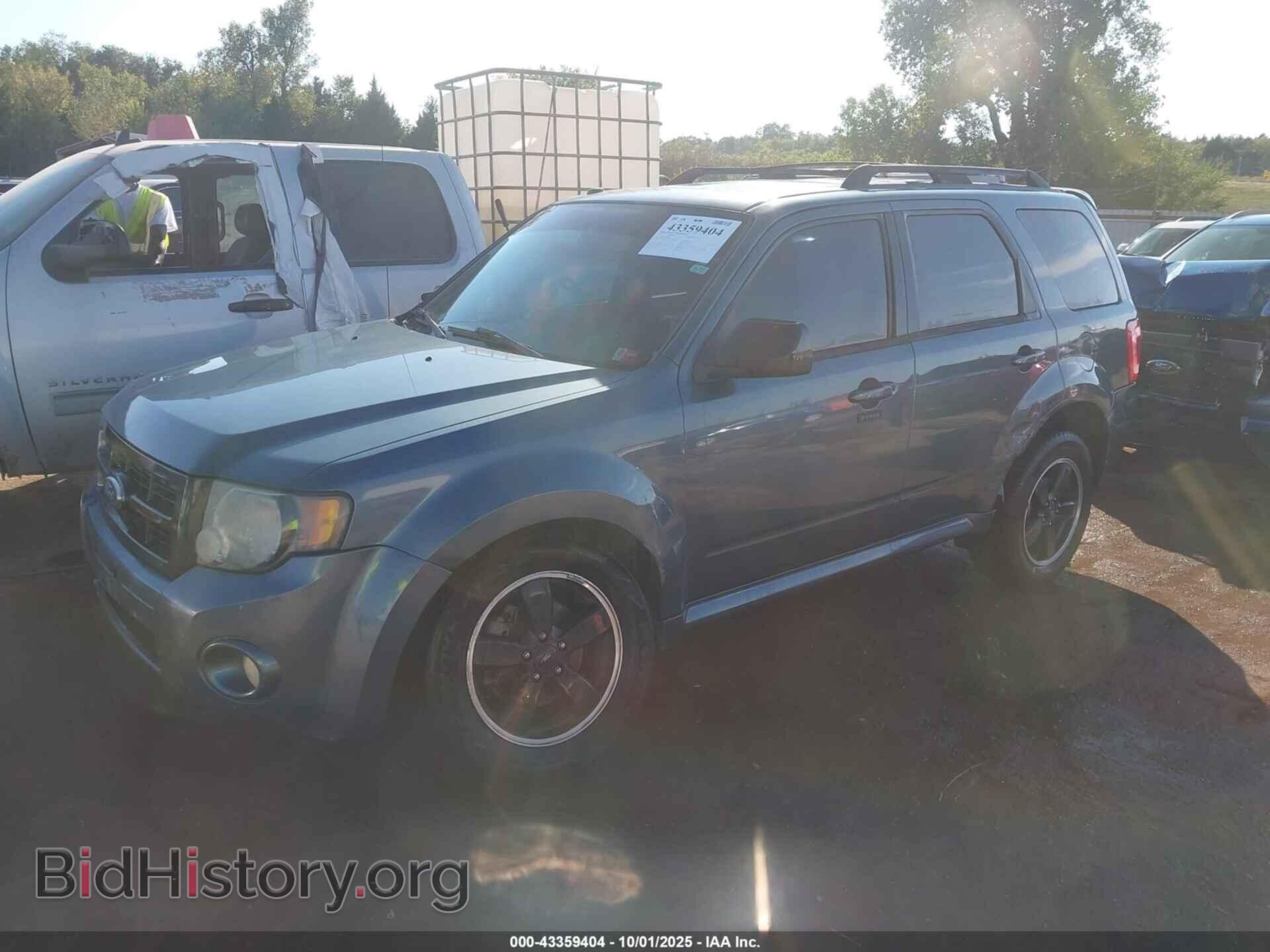 2011 FORD ESCAPE - VIN: 1FMCU0D77BKB19238 - Фото 2