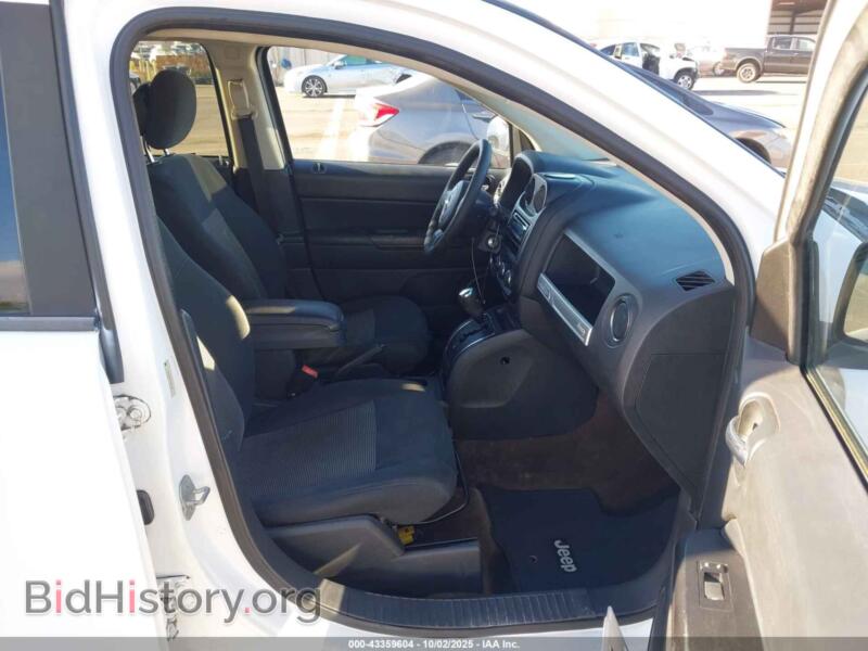 2014 Jeep COMPASS (VIN 1C4NJCBA4ED881778) — photo 5 of 11