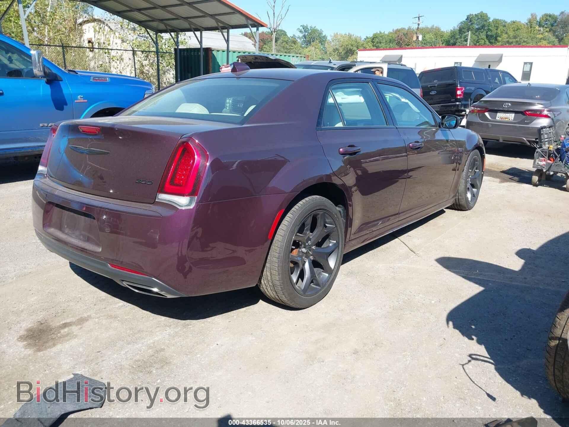 2020 CHRYSLER 300 - VIN: 2C3CCAAG9LH213541 - Фото 4