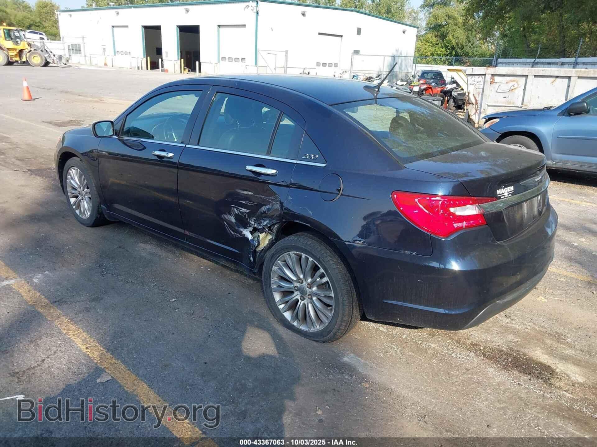 2011 CHRYSLER 200 - VIN: 1C3BC2FGXBN582666 - Фото 3