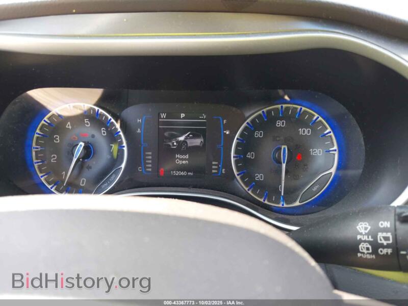 2017 Chrysler PACIFICA (VIN 2C4RC1DG7HR771861) — photo 7 of 16
