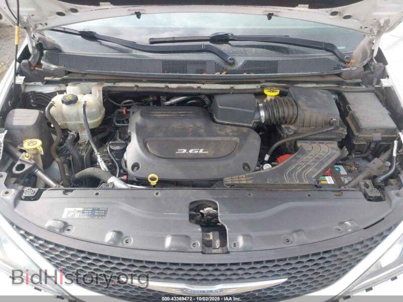 2017 Chrysler PACIFICA (VIN 2C4RC1BG9HR583314) — фото 10 из 16