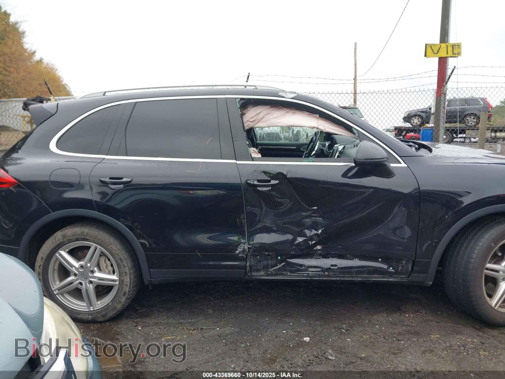 2015 PORSCHE CAYENNE - VIN: WP1AB2A20FLA61221 - Photo 13