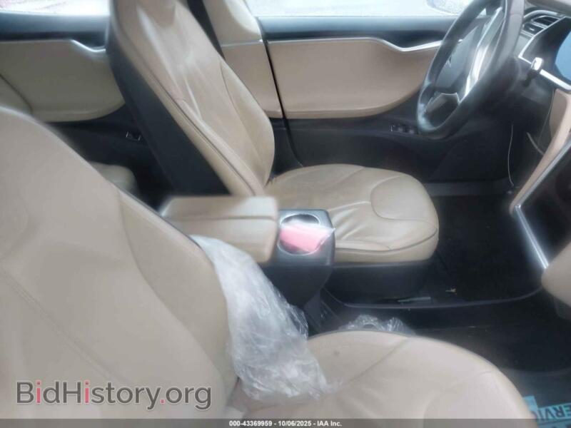 2013 Tesla MODEL S (VIN 5YJSA1CP3DFP05886) — фото 5 из 18