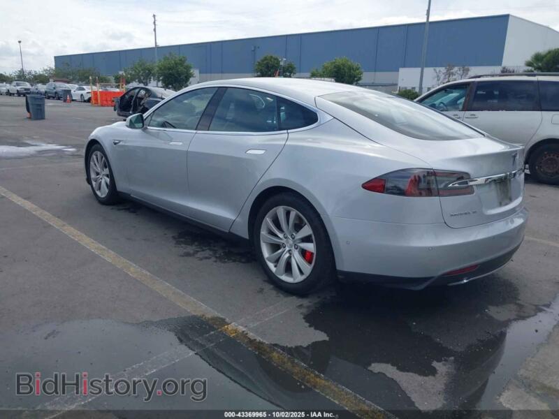 2016 Tesla MODEL S (VIN 5YJSA1E46GF136068) — фото 3 из 18