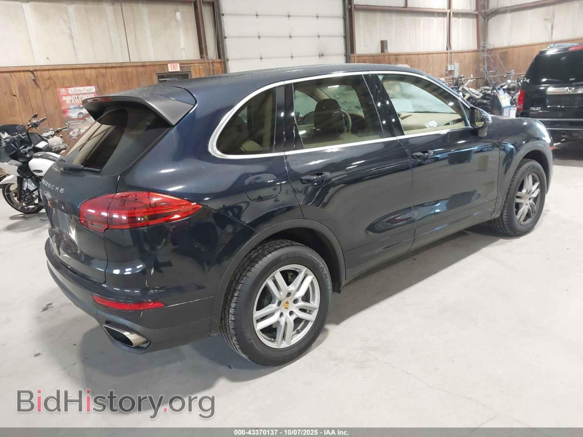 2016 PORSCHE CAYENNE - VIN: WP1AA2A28GLA10652 - Photo 4
