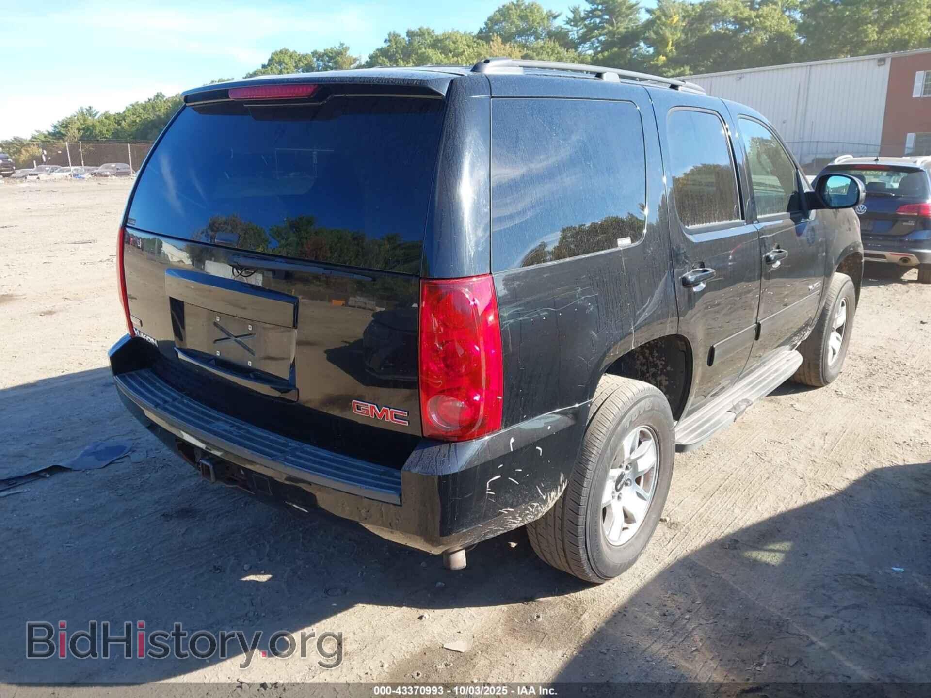 2011 GMC YUKON - VIN: 1GKS2AE03BR393397 - Photo 4
