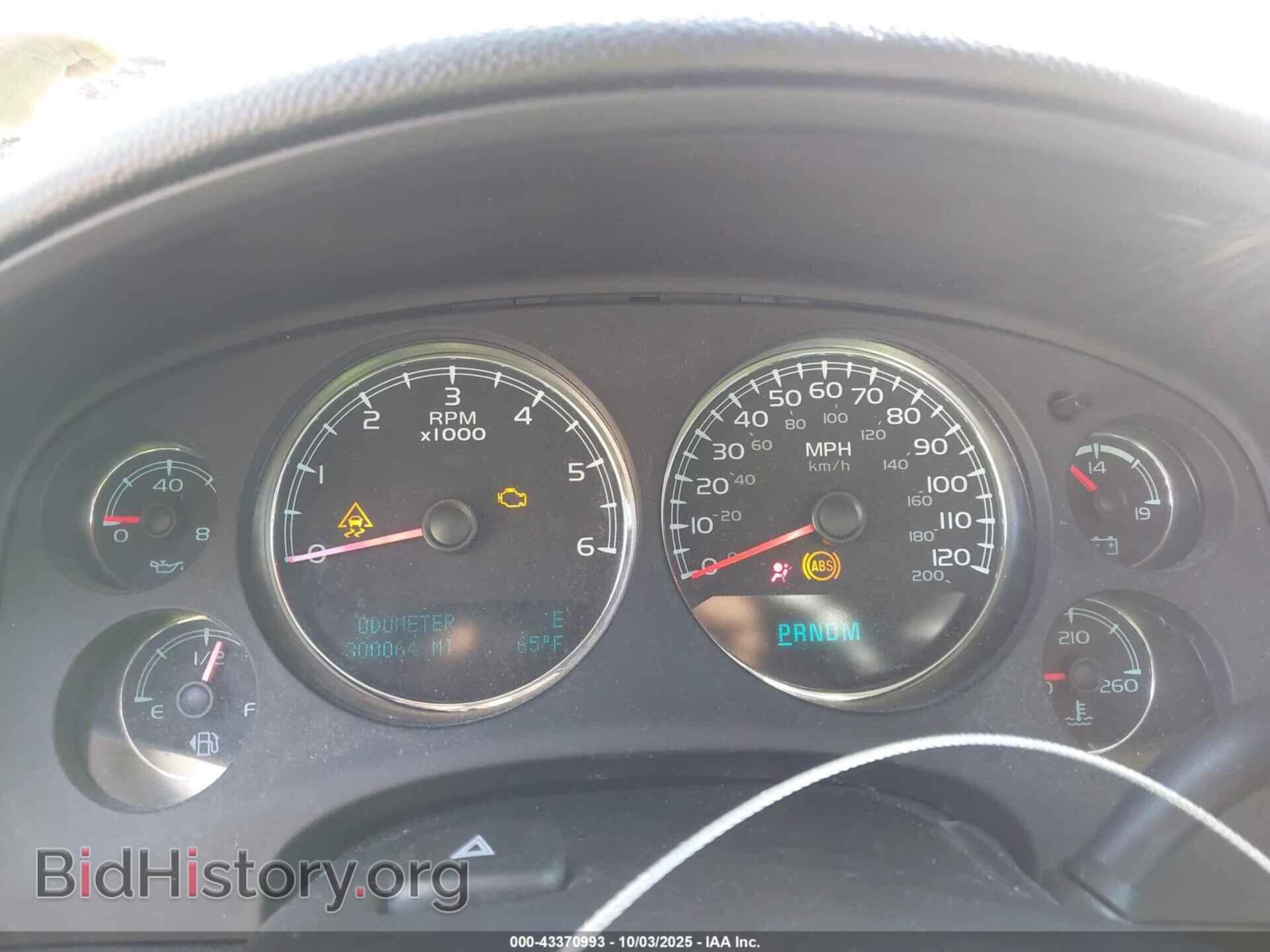 2011 GMC YUKON - VIN: 1GKS2AE03BR393397 - Photo 7