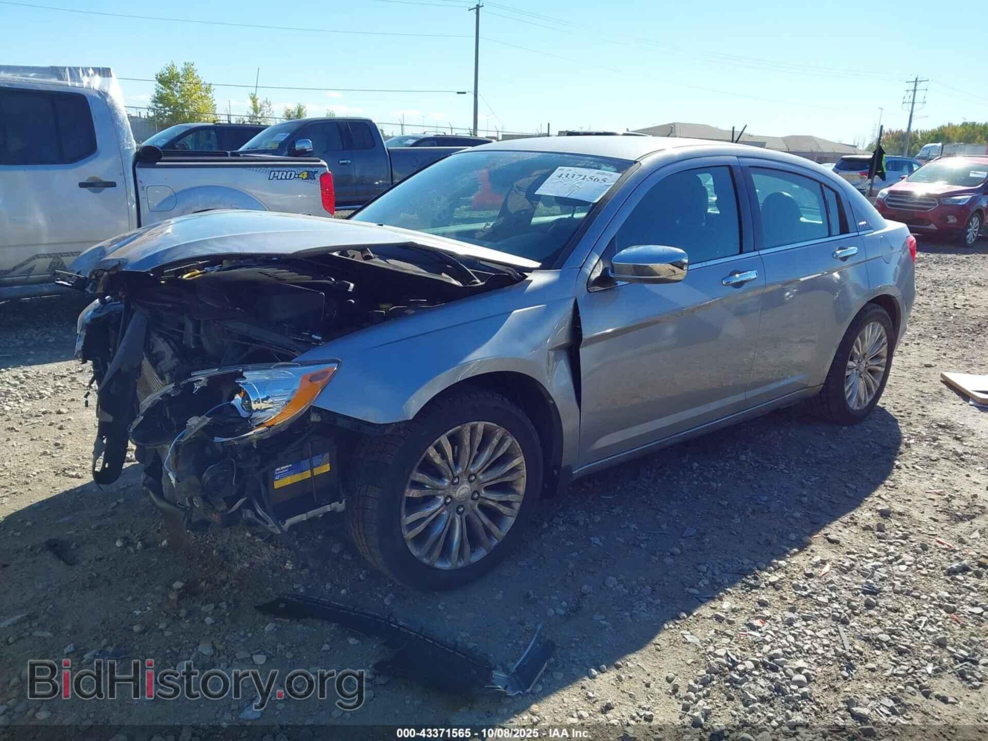 2013 CHRYSLER 200 - VIN: 1C3CCBCG9DN723738 - Фото 2