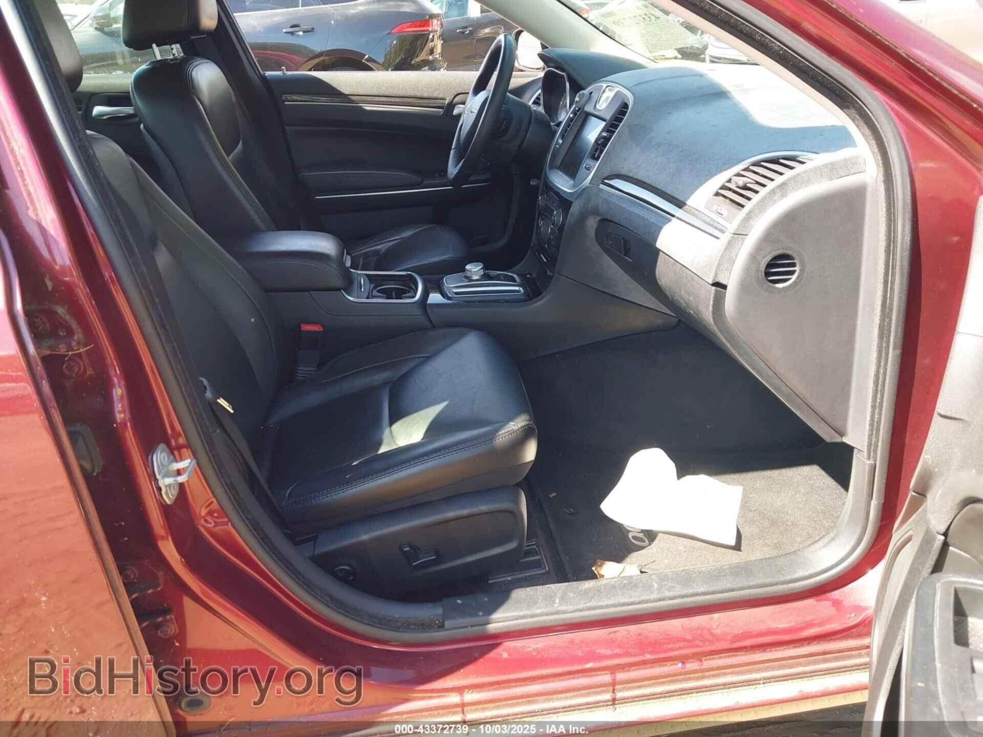 2016 CHRYSLER 300 - VIN: 2C3CCAAG8GH268357 - Фото 5