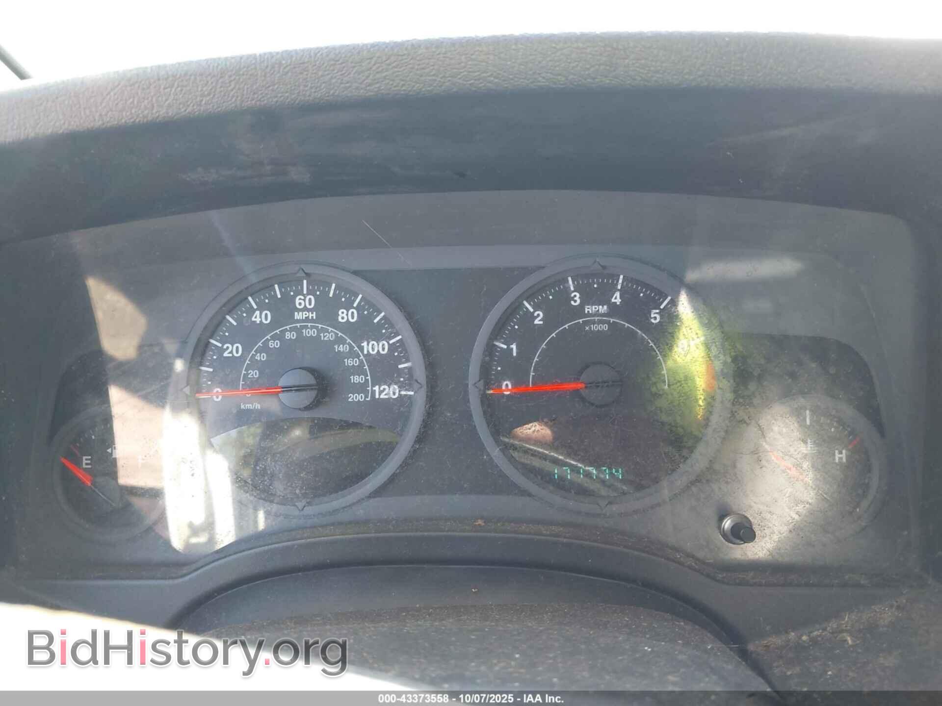 2008 JEEP COMPASS - VIN: 1J8FT47W28D785301 - Фото 7