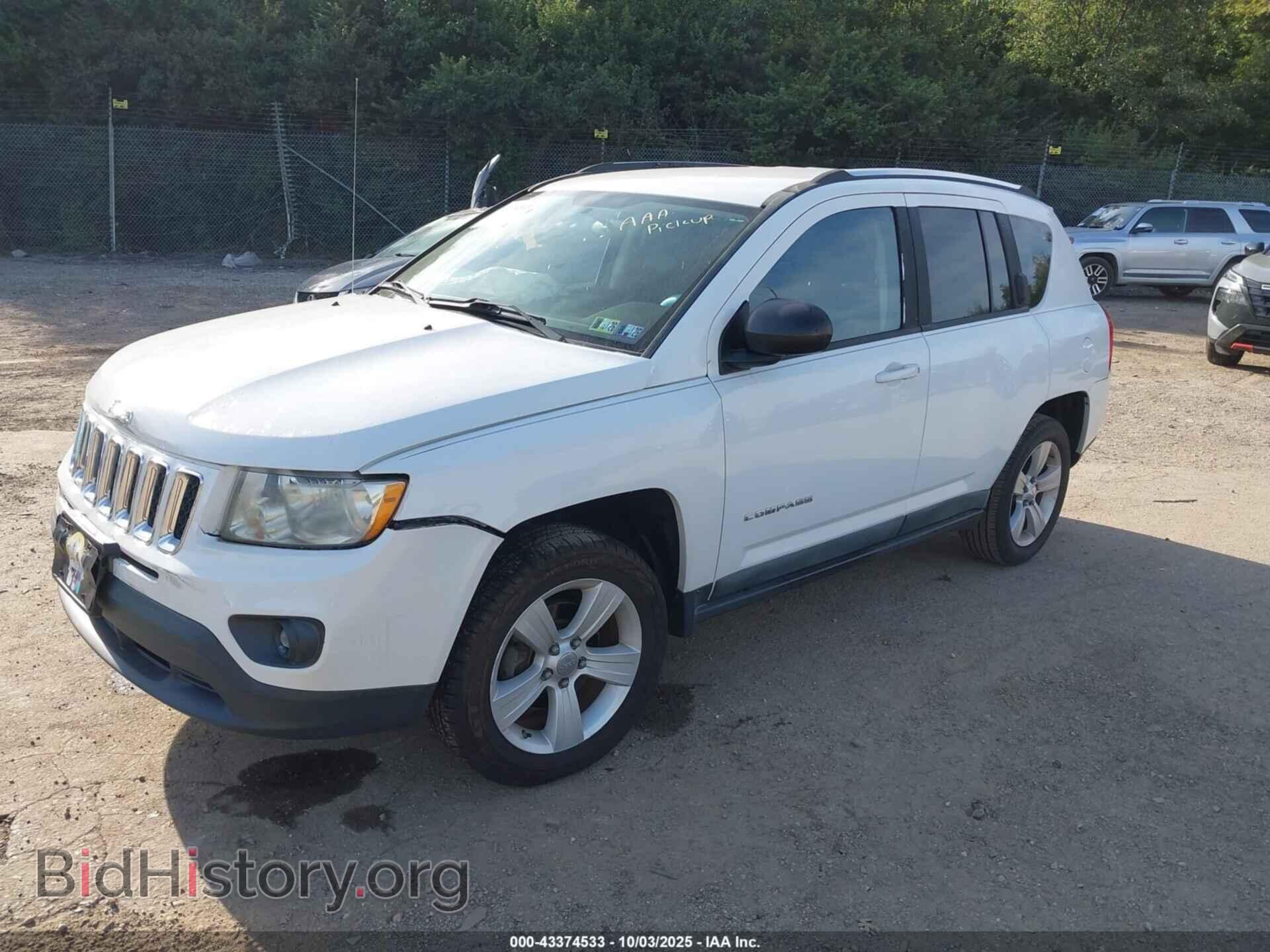 2011 JEEP COMPASS - VIN: 1J4NT1FA2BD267228 - Photo 2