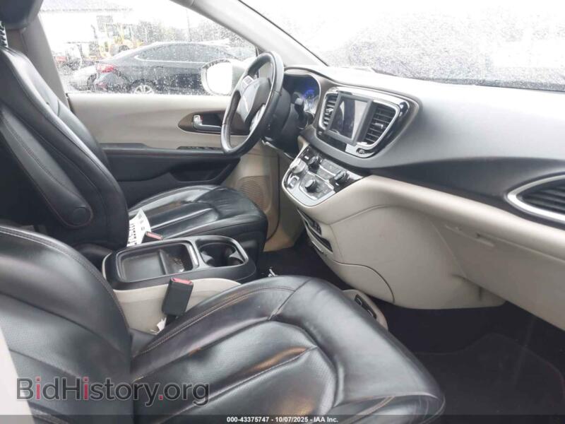 2018 Chrysler PACIFICA (VIN 2C4RC1BG4JR148898) — photo 5 of 16