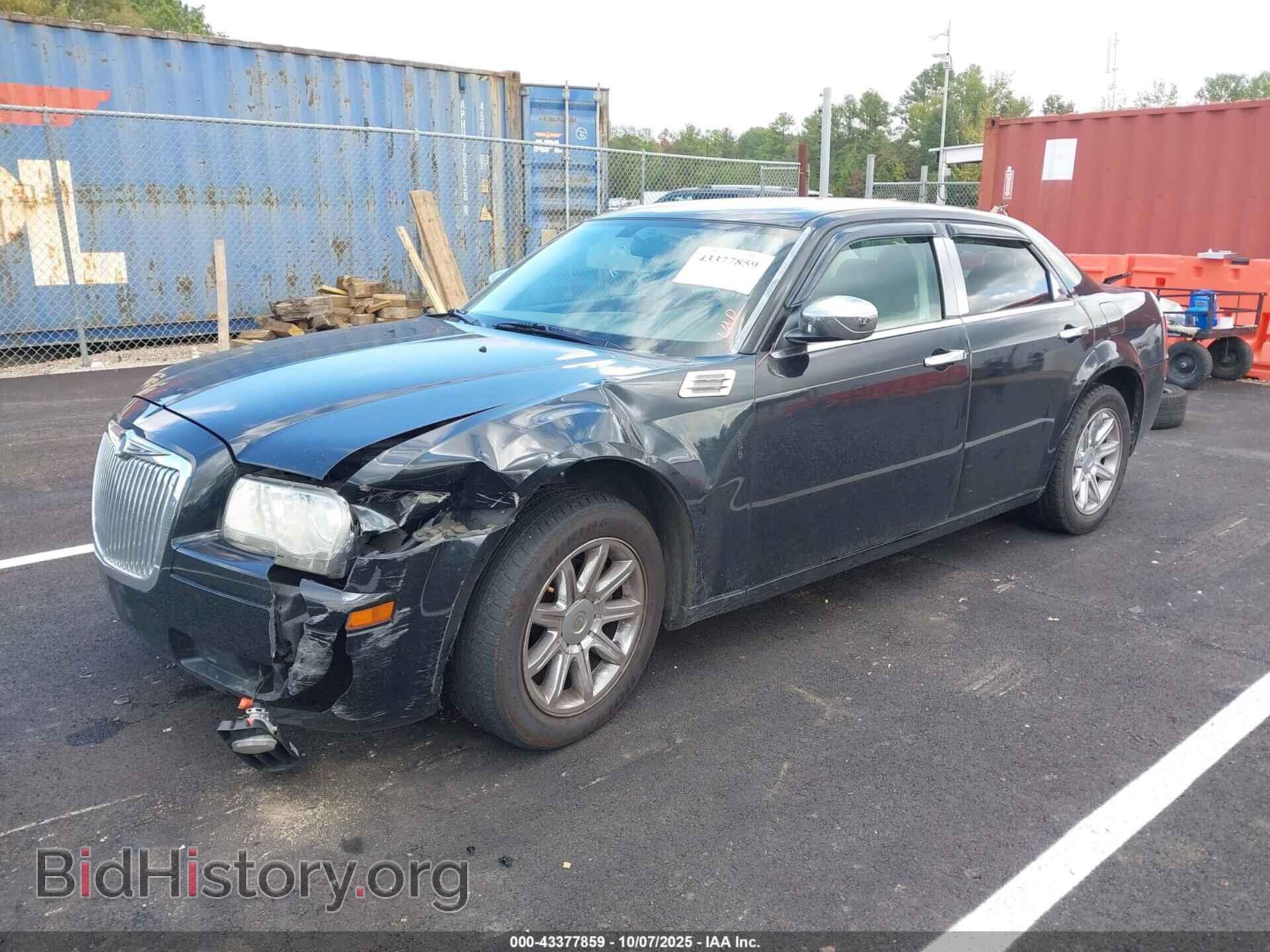 2009 CHRYSLER 300 - VIN: 2C3KA43D19H574714 - Фото 2