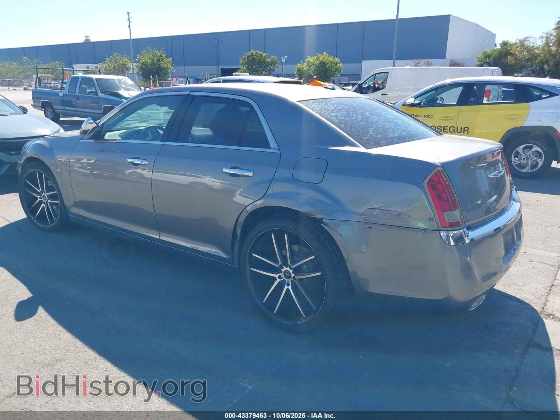 2011 CHRYSLER 300 - VIN: 2C3CA5CG6BH599179 - Фото 3
