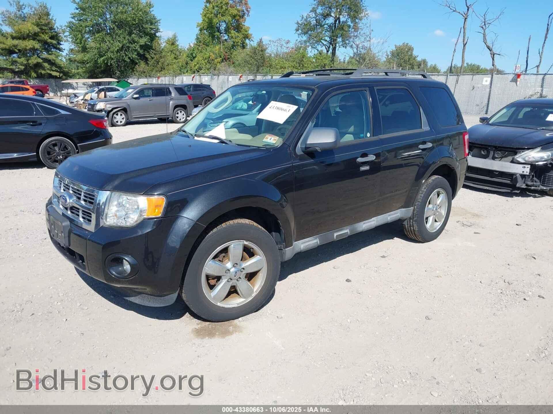 2011 FORD ESCAPE - VIN: 1FMCU0D72BKA03008 - Фото 2