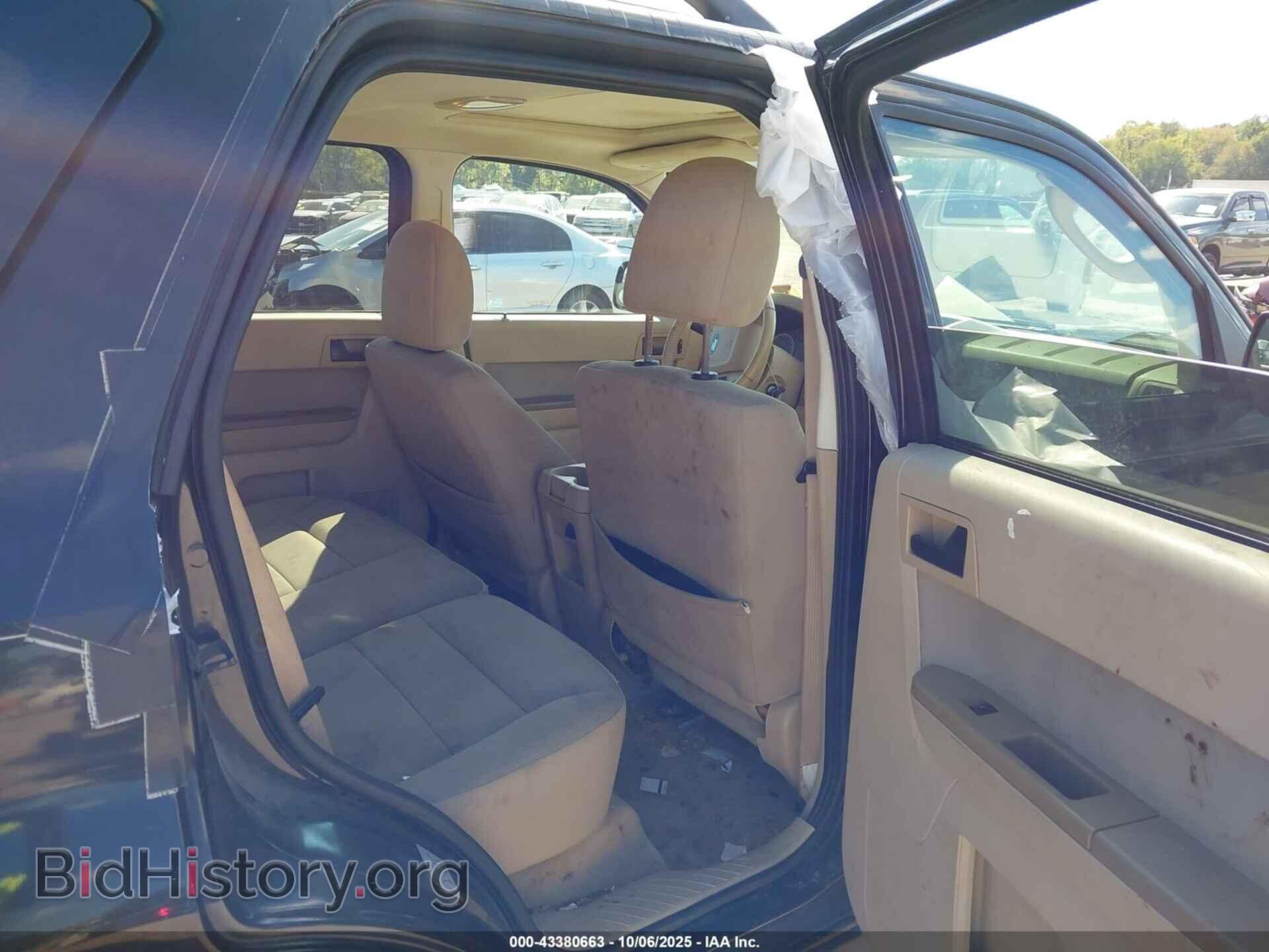 2011 FORD ESCAPE - VIN: 1FMCU0D72BKA03008 - Фото 8