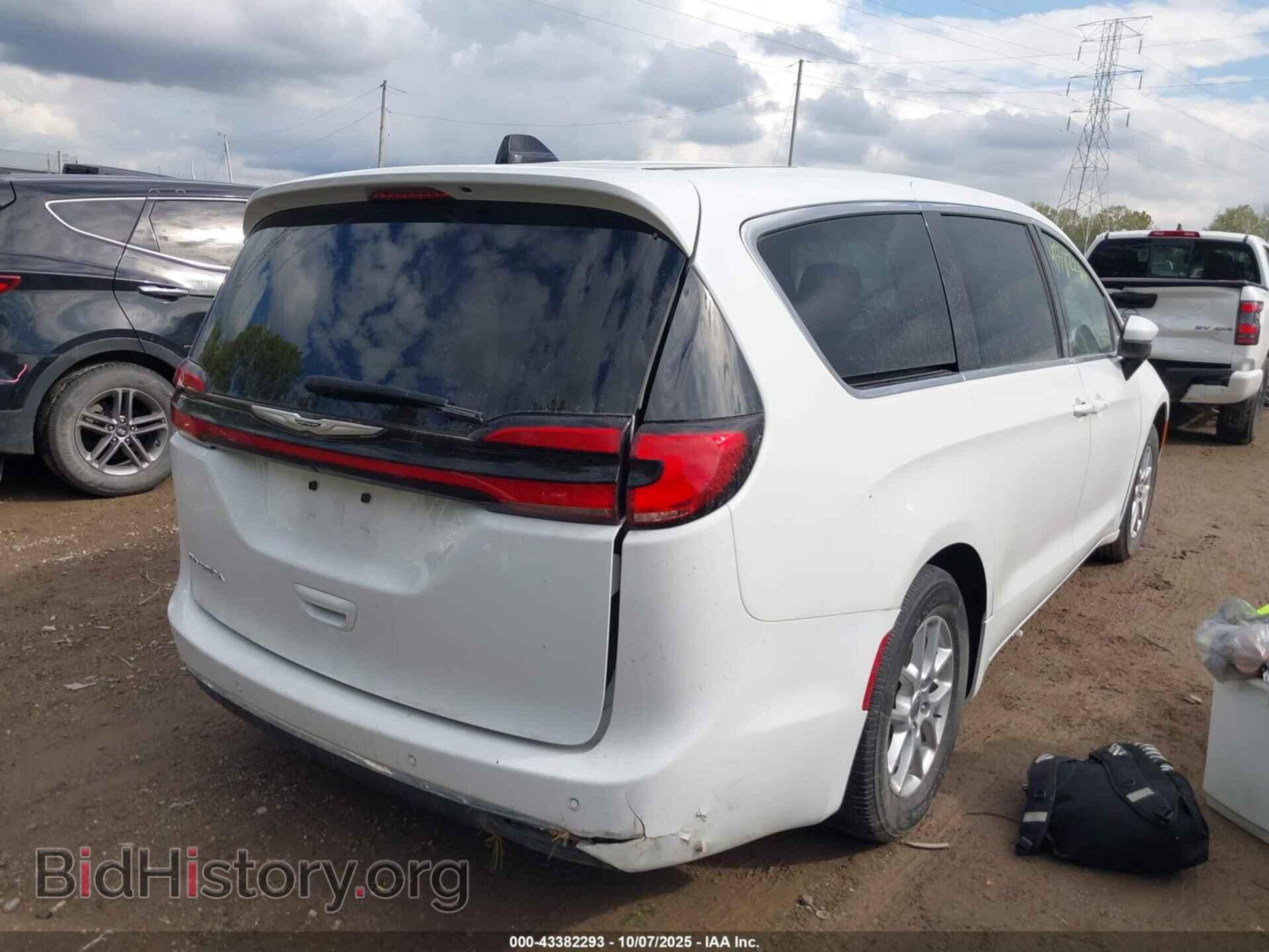 2023 CHRYSLER PACIFICA - VIN: 2C4RC1BG8PR515875 - Фото 4