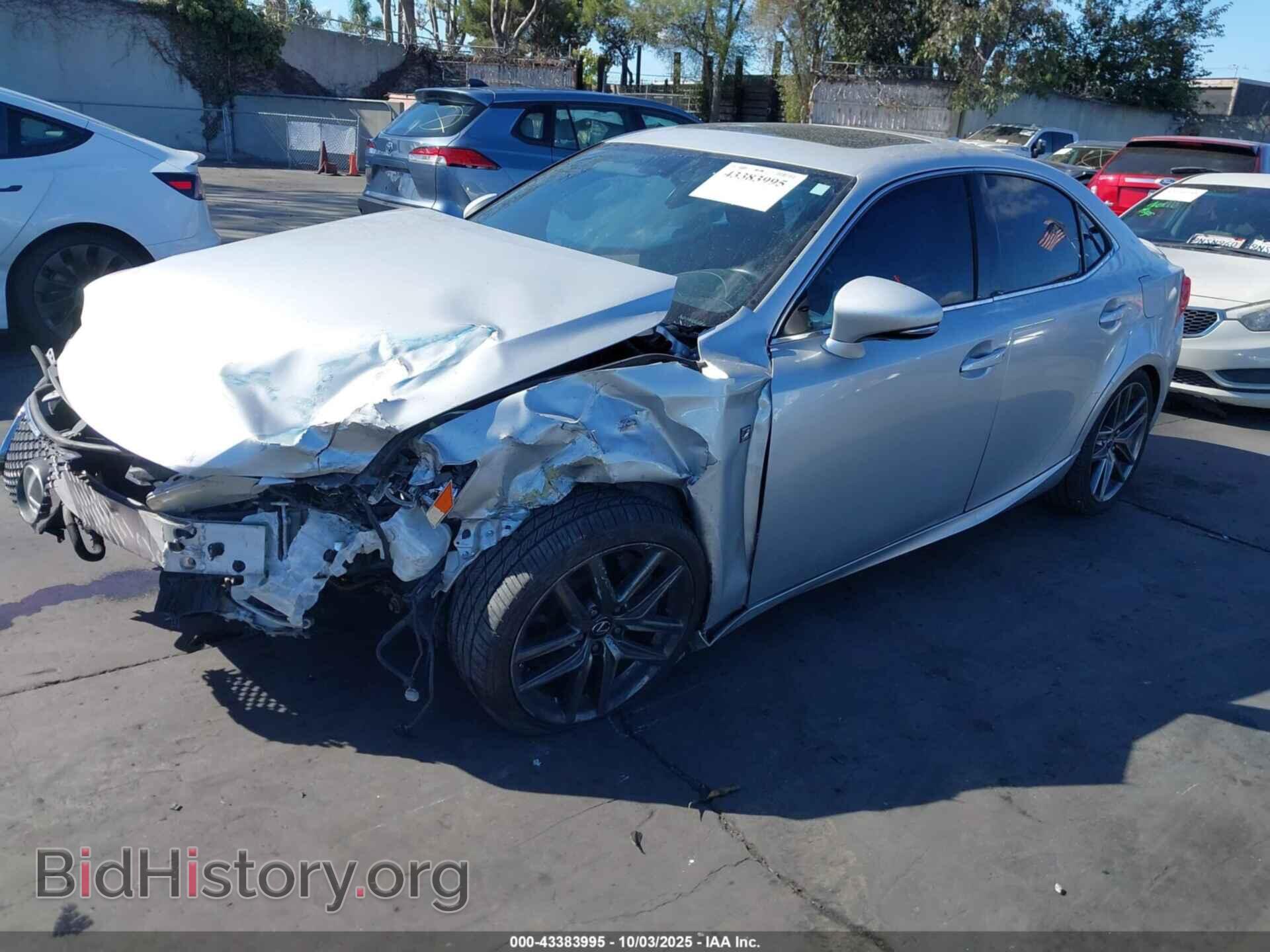 2016 LEXUS IS 200T - VIN: JTHBA1D29G5007824 - Фото 2