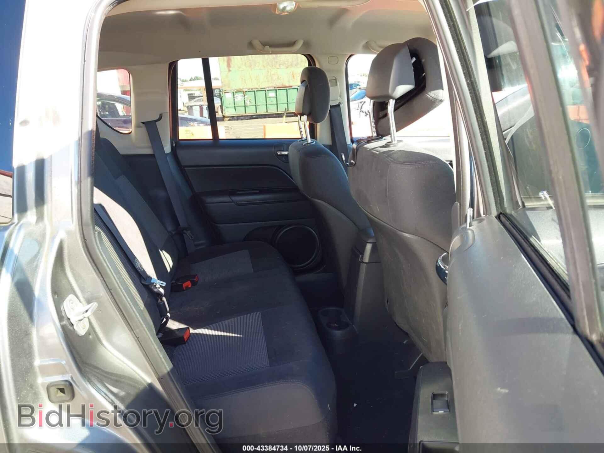 2011 JEEP COMPASS - VIN: 1J4NF1FB2BD277841 - Photo 8