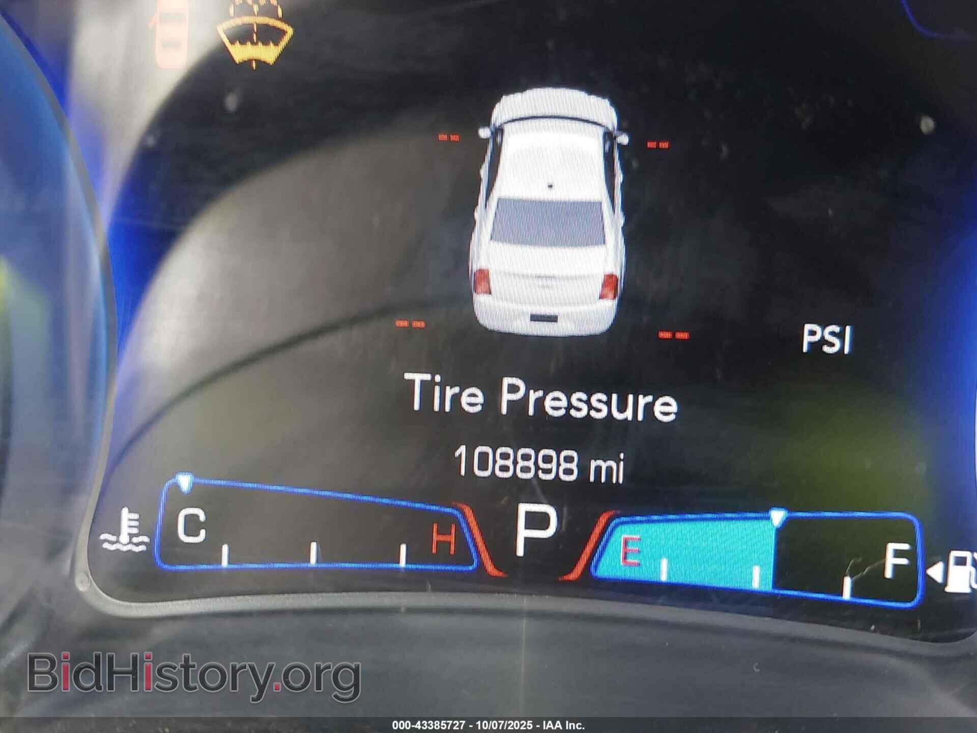2018 CHRYSLER 300 - VIN: 2C3CCAAG0JH137463 - Фото 15