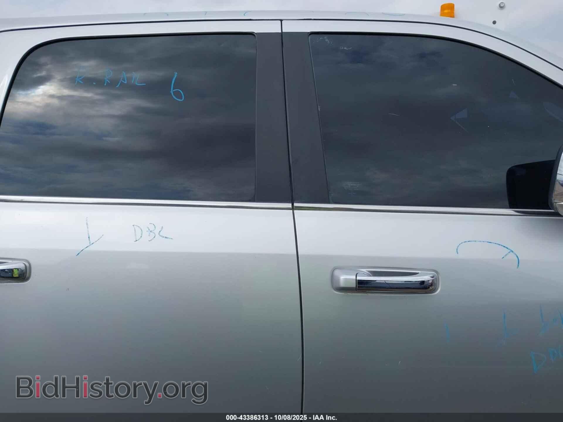 2018 RAM 1500 - VIN: 1C6RR6LT4JS149918 - Фото 13