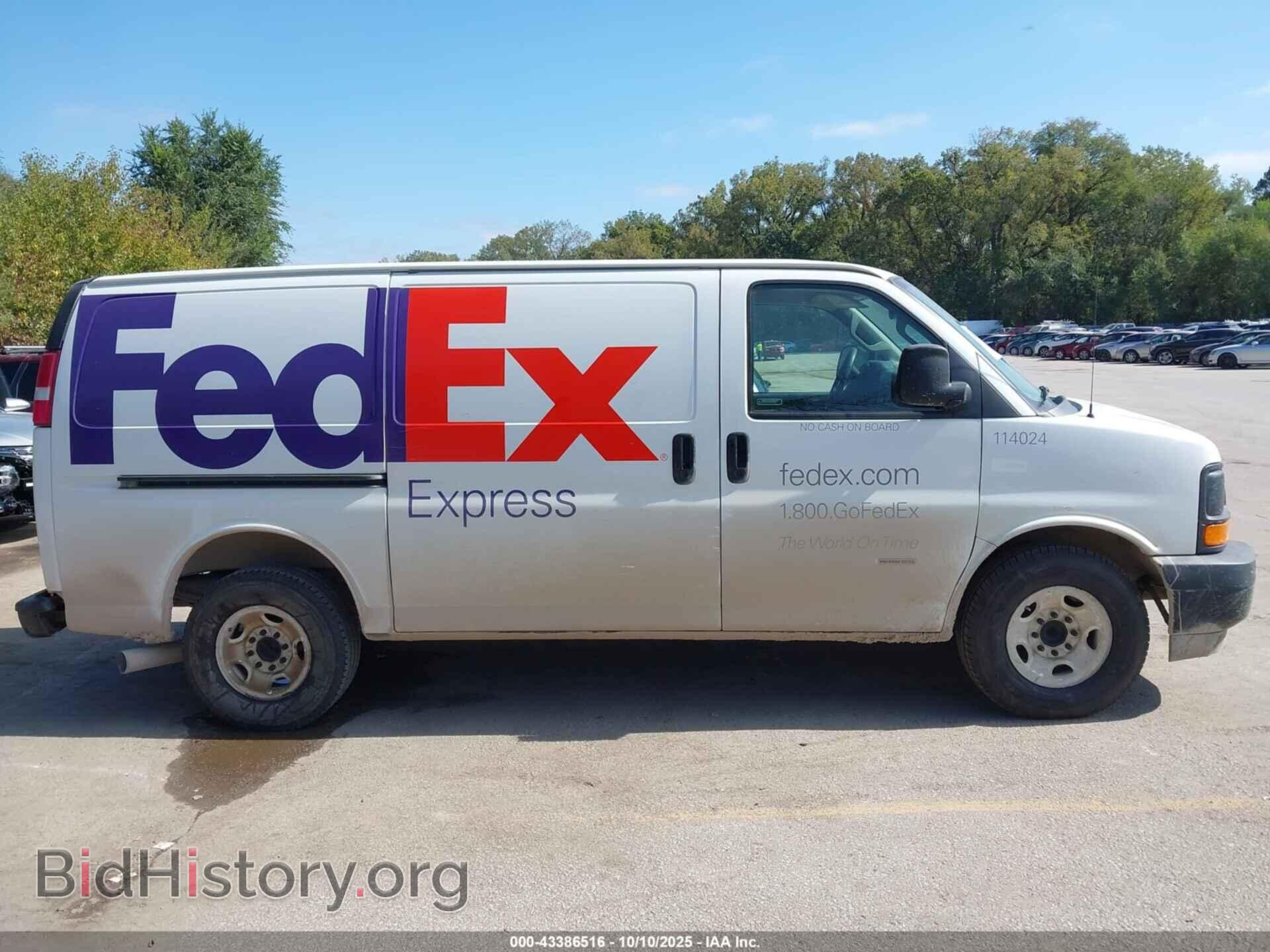2017 CHEVROLET EXPRESS 2500 - VIN: 1GCWGAF12H1157370 - Фото 14