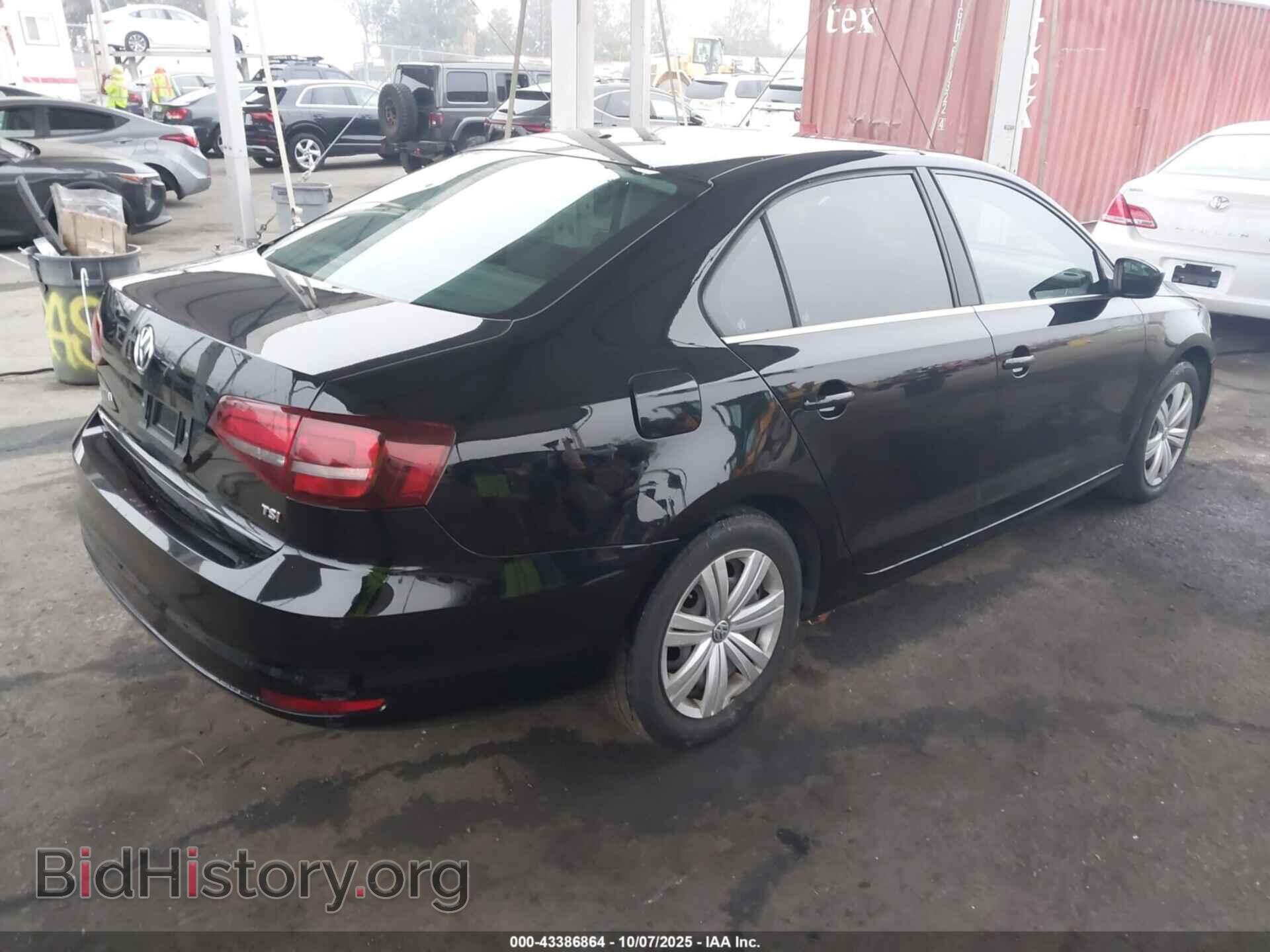 2017 VOLKSWAGEN JETTA - VIN: 3VW2B7AJ0HM393216 - Фото 4