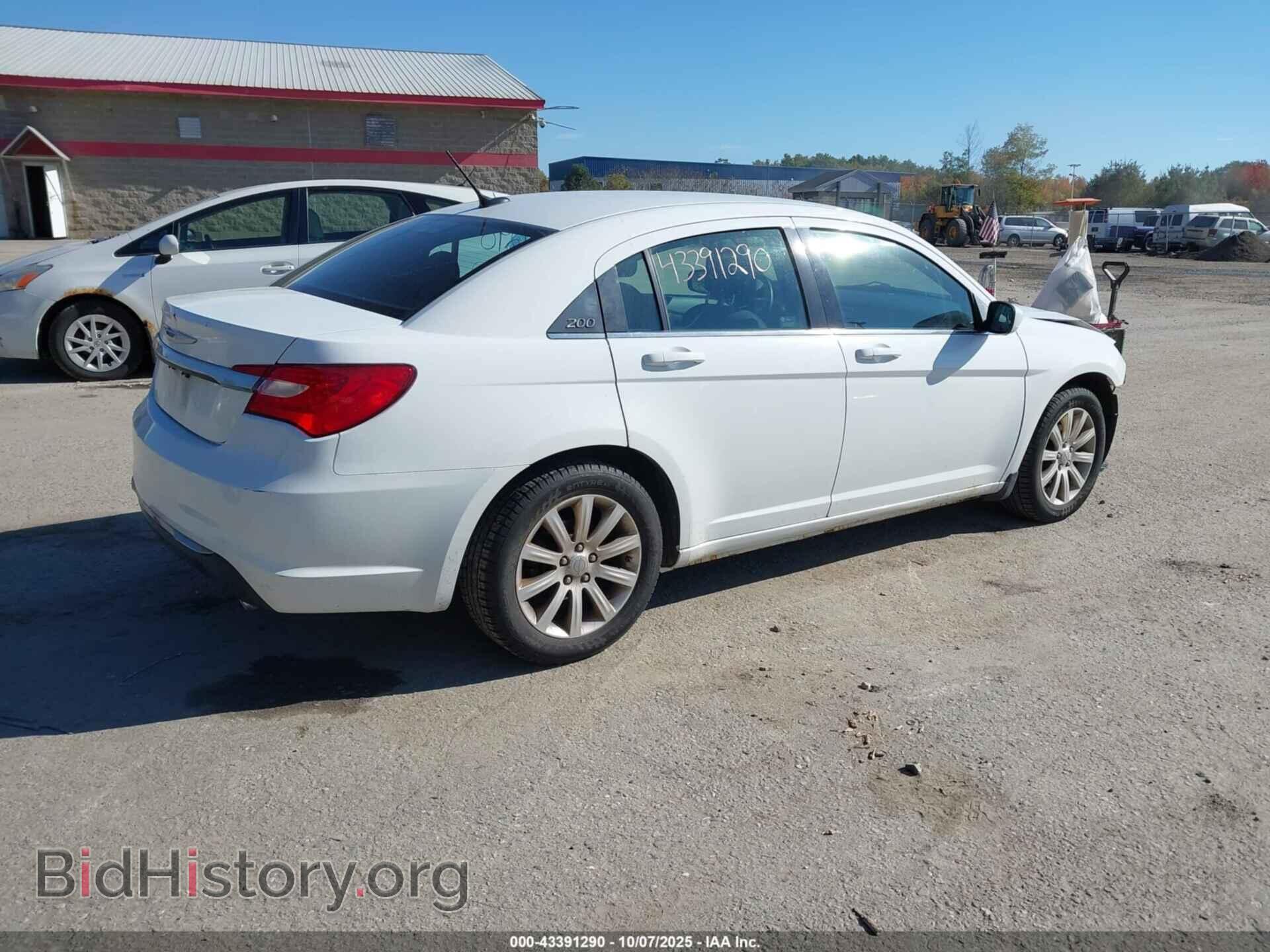 2014 CHRYSLER 200 - VIN: 1C3CCBBG3EN106466 - Фото 4