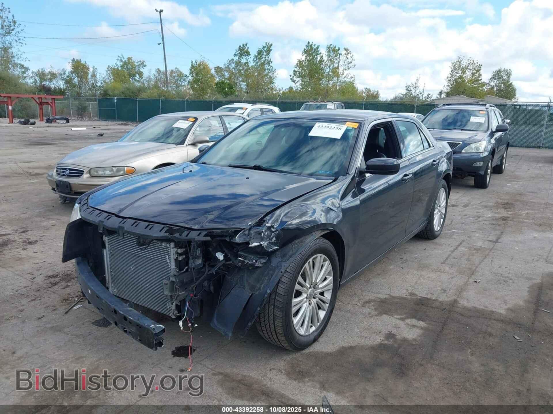 2014 CHRYSLER 300 - VIN: 2C3CCARG5EH184398 - Фото 2