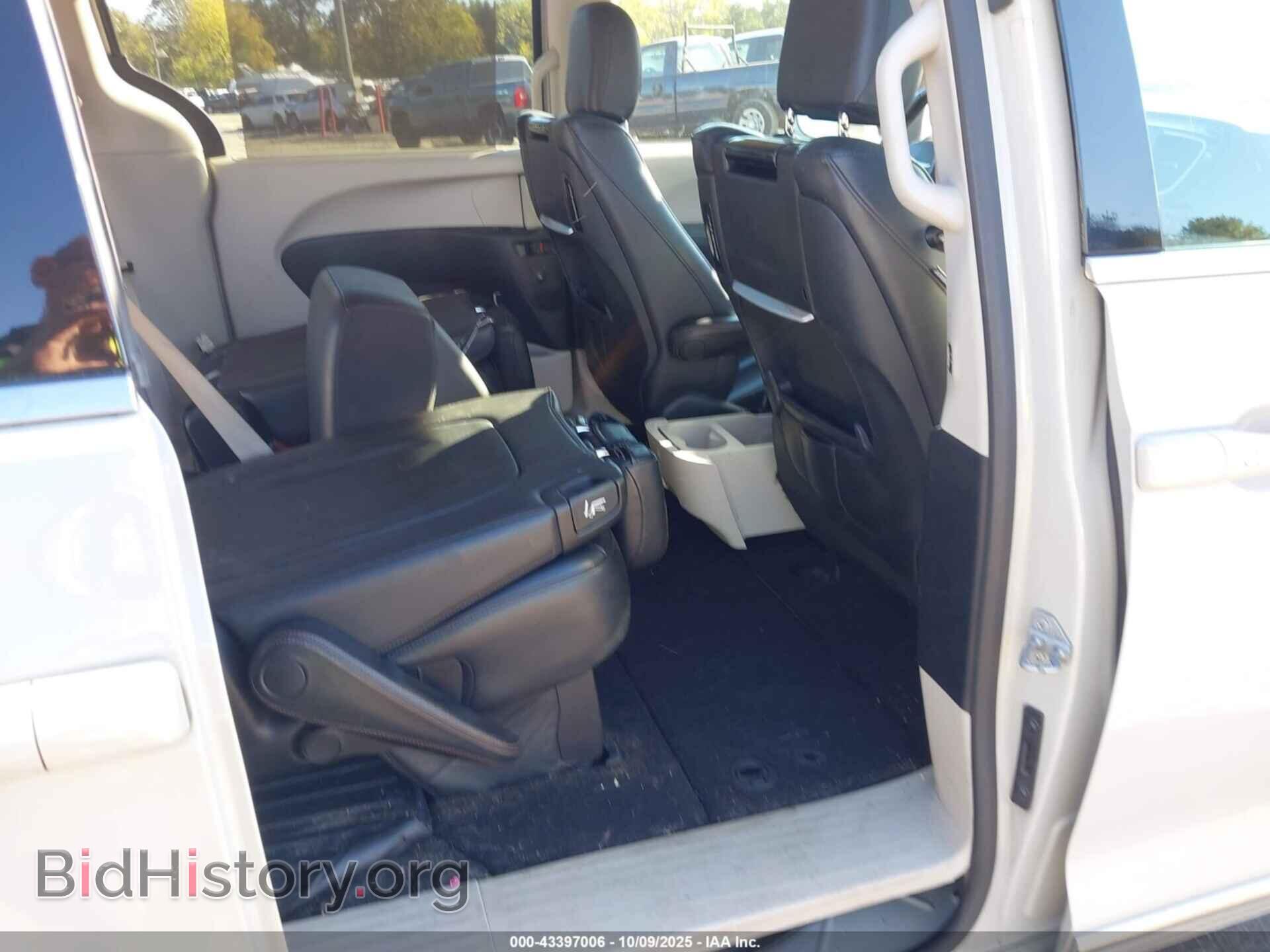 2017 CHRYSLER PACIFICA - VIN: 2C4RC1EG3HR708383 - Фото 8