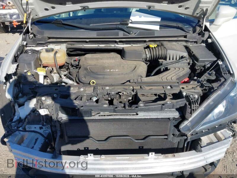 2017 Chrysler PACIFICA (VIN 2C4RC1EG3HR708383) — photo 10 of 16
