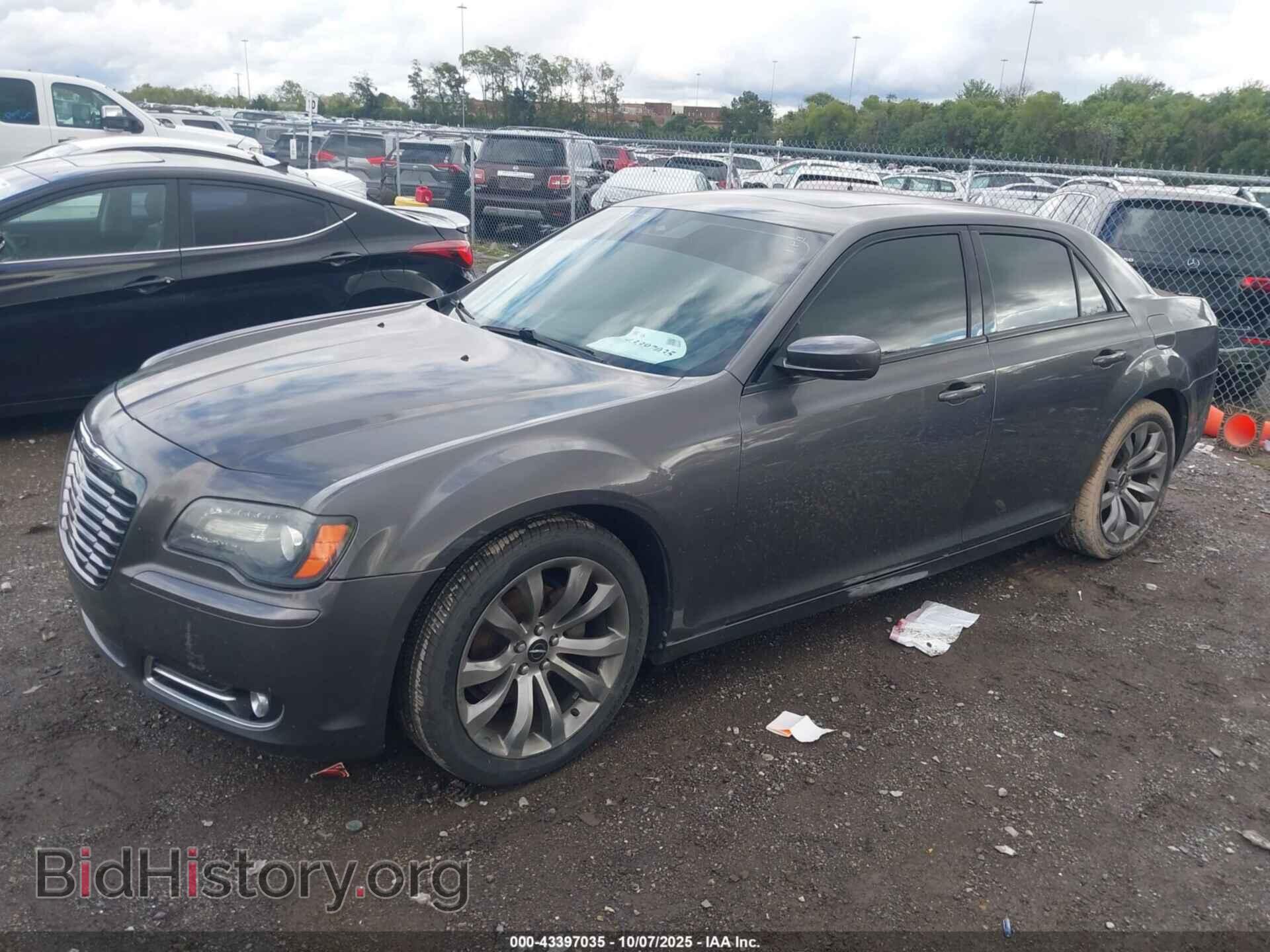 2014 CHRYSLER 300 - VIN: 2C3CCABGXEH221777 - Фото 2