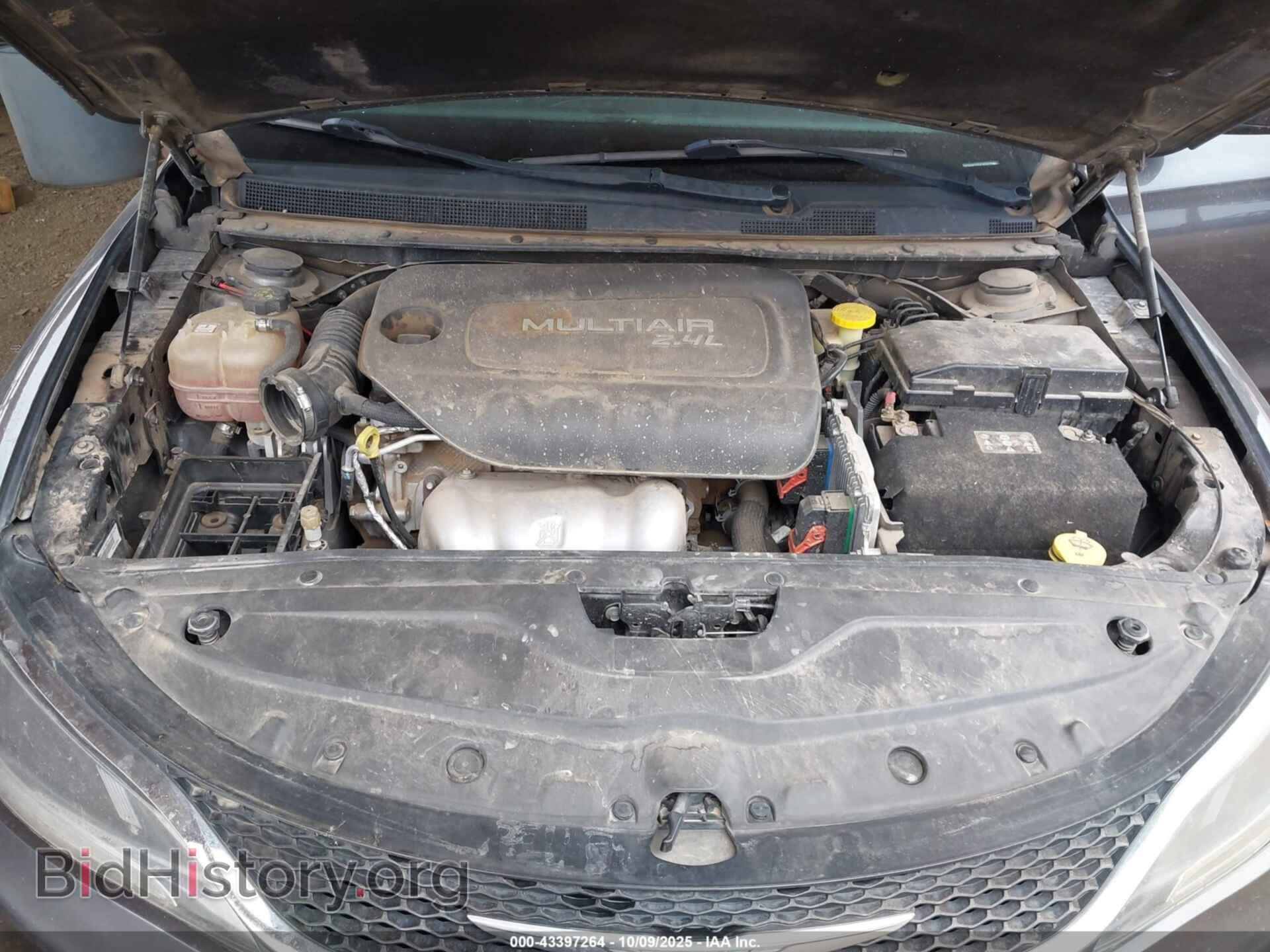 2016 CHRYSLER 200 - VIN: 1C3CCCAB0GN163884 - Photo 10