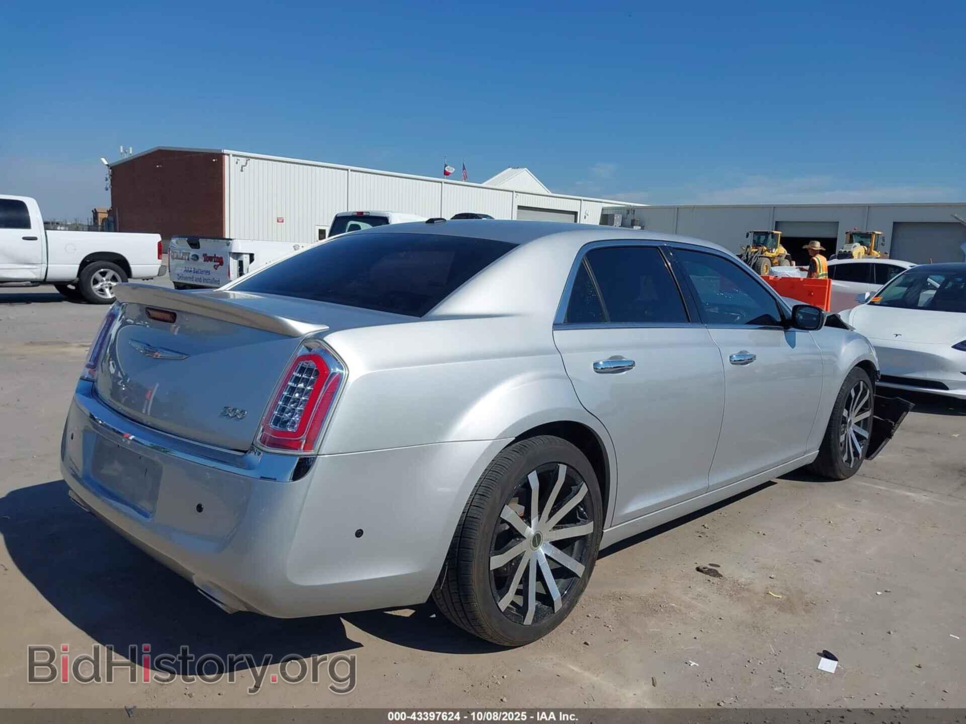 2012 CHRYSLER 300 - VIN: 2C3CCACGXCH310051 - Фото 4