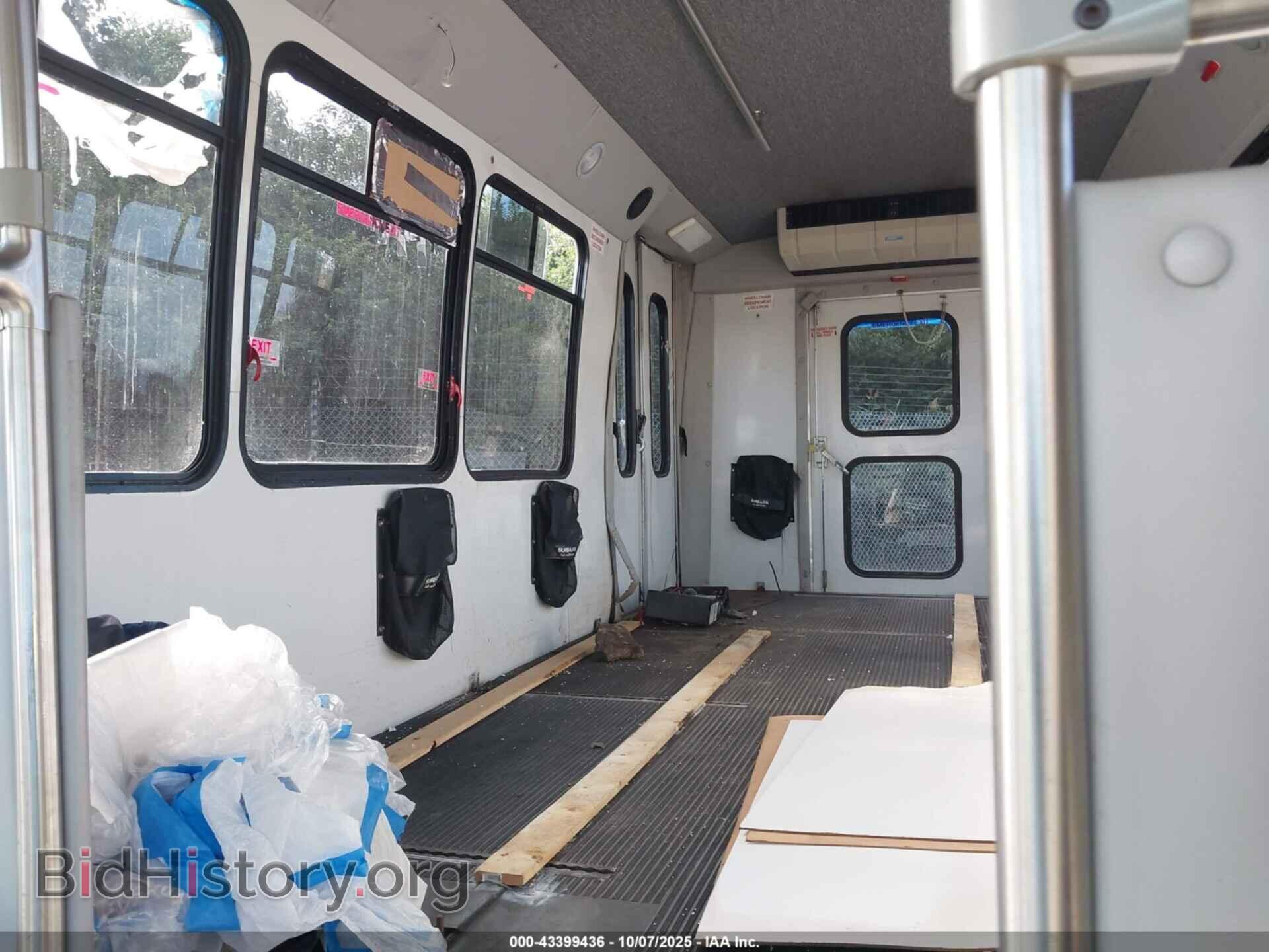2011 FORD E-450 CUTAWAY - VIN: 1FDFE4FS3BDB10110 - Фото 6