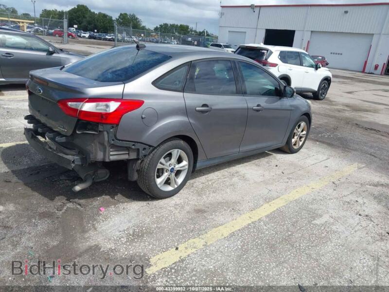 2014 Ford FOCUS (VIN 1FADP3F22E2368652) — фото 4 из 12